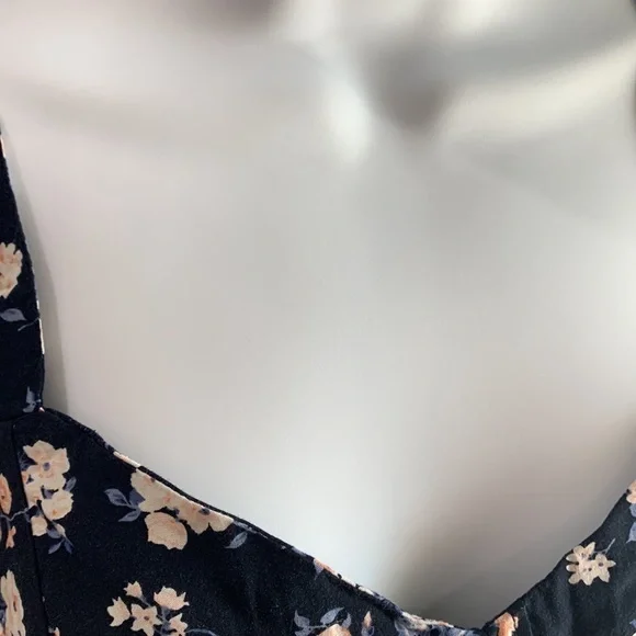 Abercrombie floral crop top Size Small‎ - Picture 3 of 7